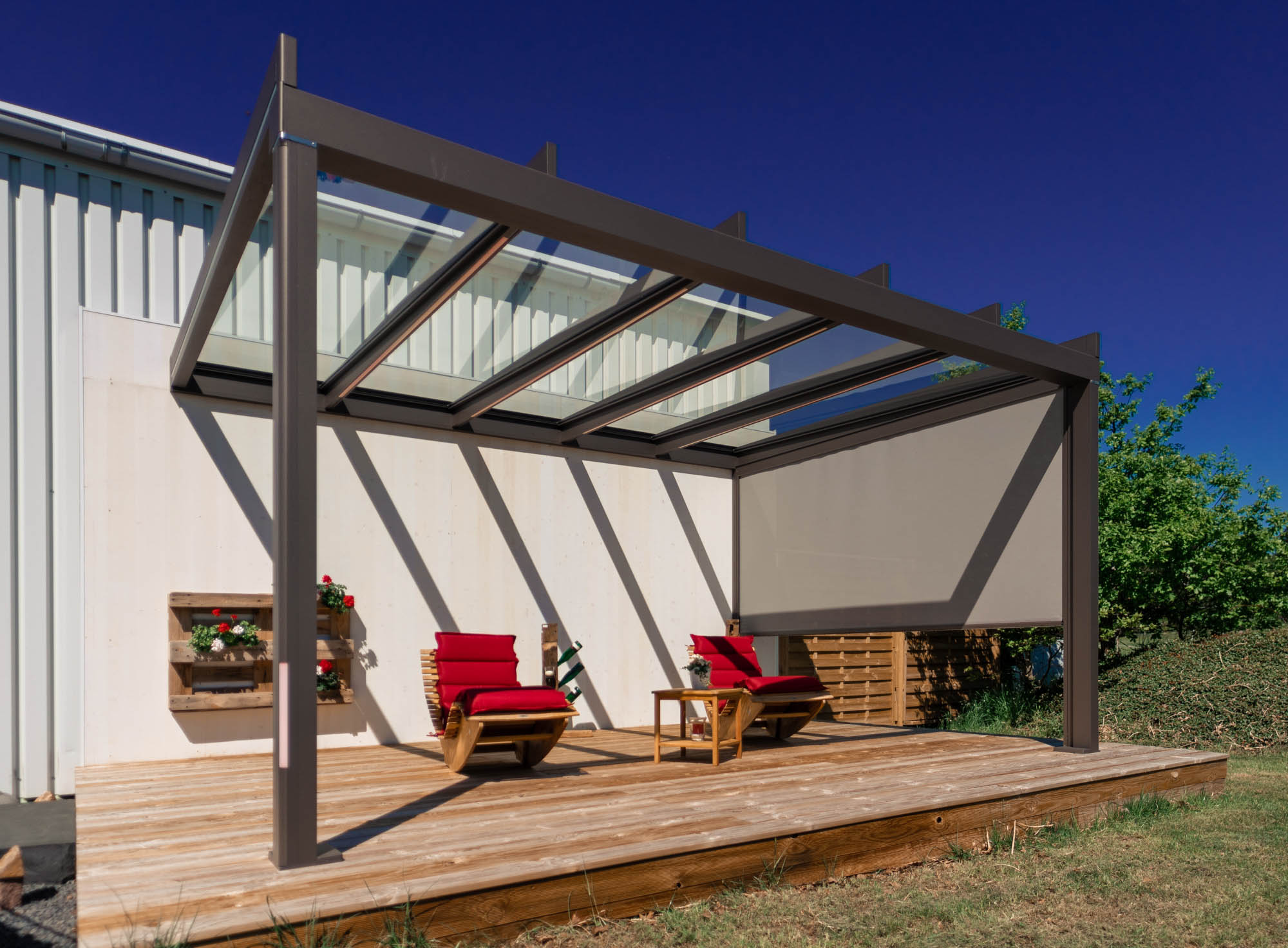 Wind and weather protection for your beloved sunny spot<em>And much more – discover now</em>